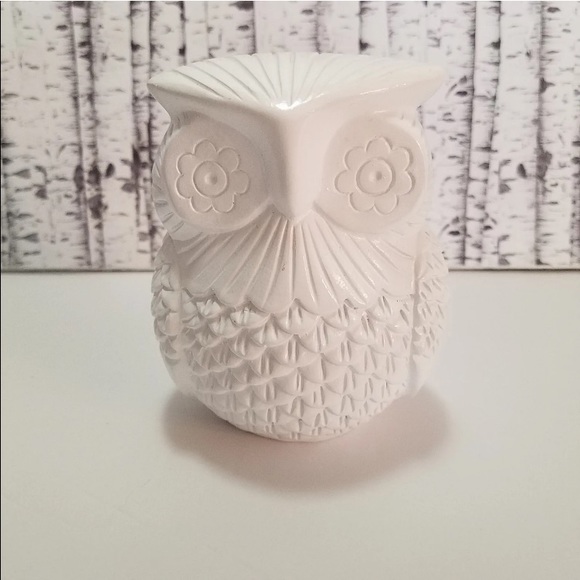 design basics Accents White Owl Statue Figurine Bird Art 45 X 3 By